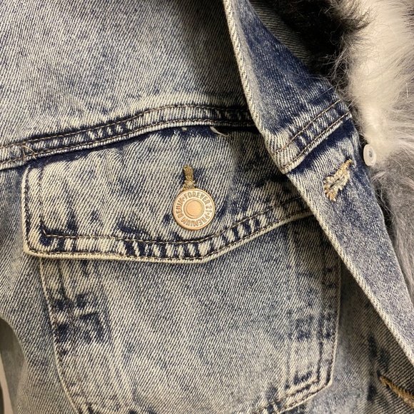 Forever 21 Denim jacket with colorful removable fur lining Medium - Picture 7 of 15